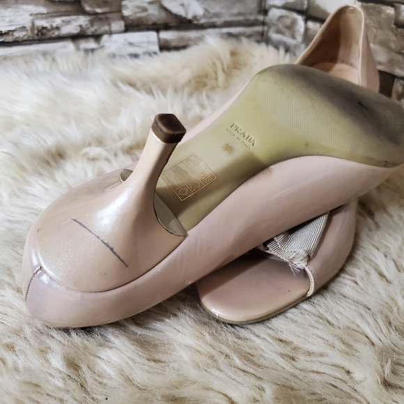 Prada Nude Peep Toe, 2.5" heel - Picture 4 of 6